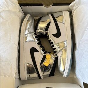 AIR JORDAN 1 RETRO HIGH: PASS THE TORCH